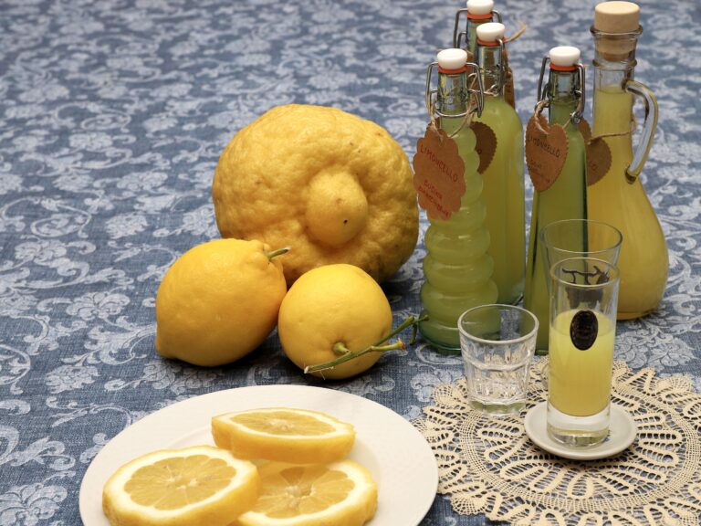 Scopri di più sull'articolo Limoncello con limoni di Calabria