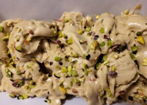 Gelato al pistacchio con sale rosa