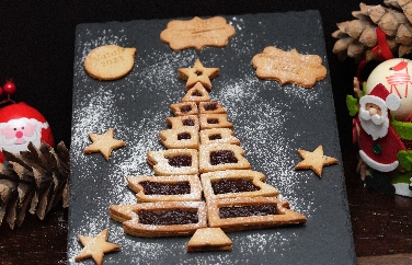 Scopri di più sull'articolo Biscotti in albero di Natale
