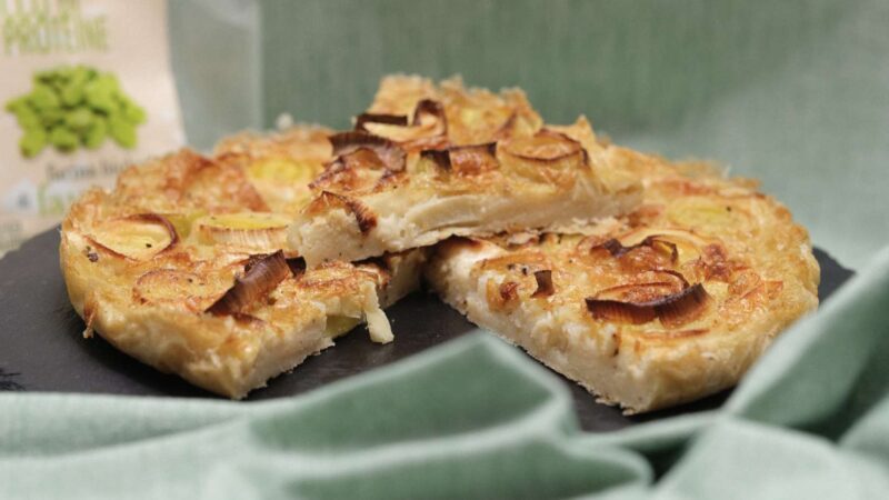 focaccia con farina di fave e porri