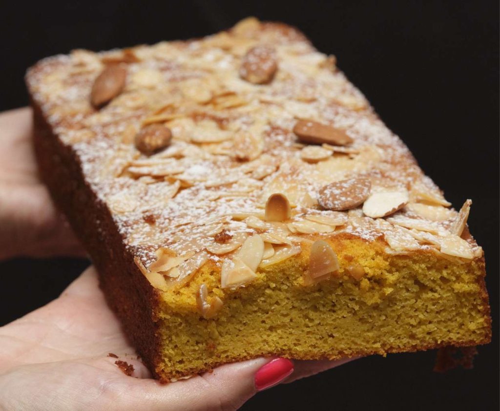 torta di carote mandorle e arancia