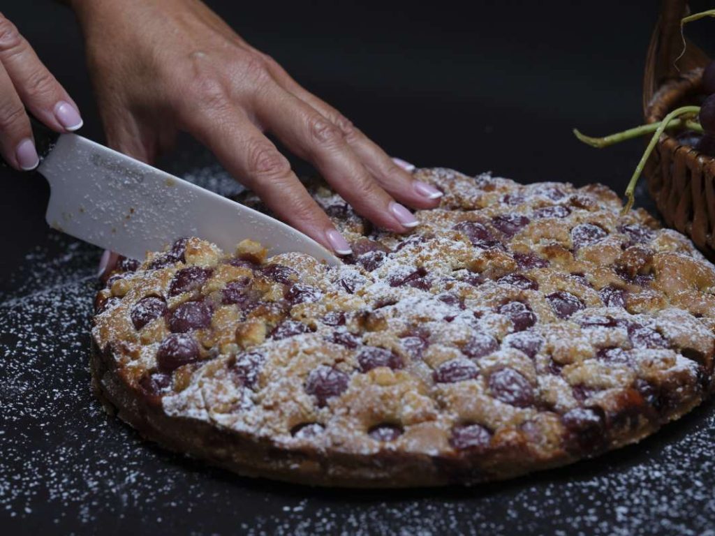 Torta all'uva rossa