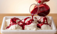 Gelato yogurt greco e lamponi