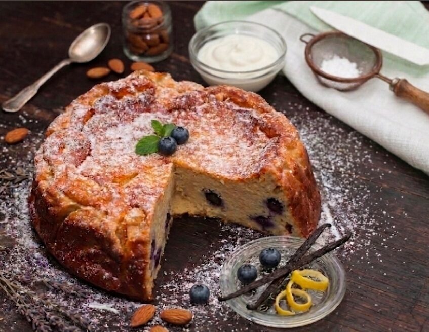 torta allo yogurt greco con mirtilli