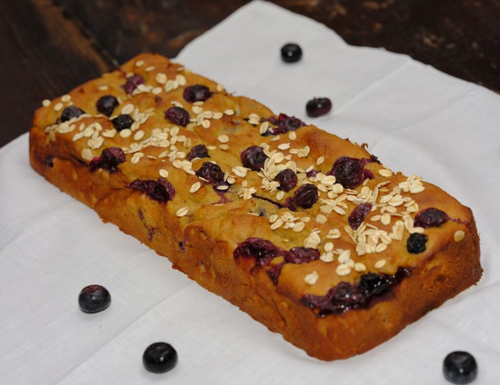 Pane ai mirtilli con avena e yogurt